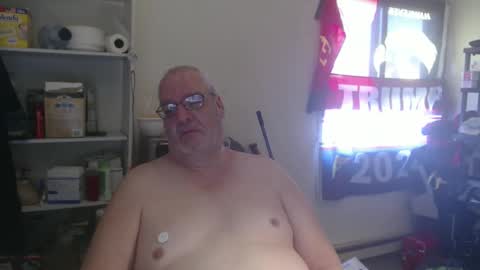 Snapshot of usgoober chatting on 01-09-25, 03:55 Eric online show from 01-09-25, 03:55