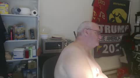 Snapshot of usgoober chatting on 01-10-25, 03:07 Eric online show from 01-10-25, 03:07