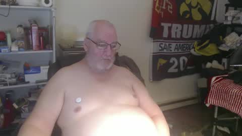 Snapshot of usgoober chatting on 02-23-25, 03:24 Eric online show from 02-23-25, 03:24