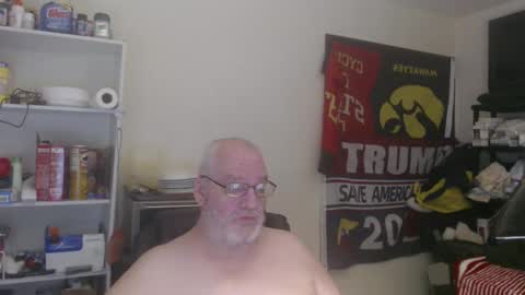 Snapshot of usgoober chatting on 02-24-25, 02:40 Eric online show from 02-24-25, 02:40