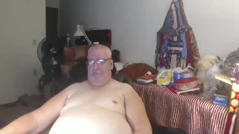 Snapshot of usgoober chatting on 10-08-25, 02:47 Eric online show from 10-08-25, 02:47