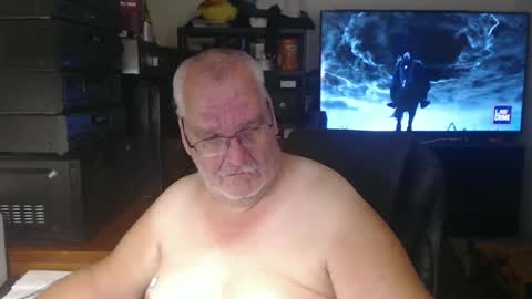 Snapshot of usgoober chatting on 10-10-25, 04:00 Eric online show from 10-10-25, 04:00