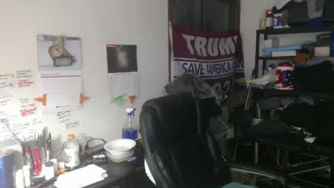 Snapshot of usgoober chatting on 11-09-25, 12:03 Eric online show from 11-09-25, 12:03