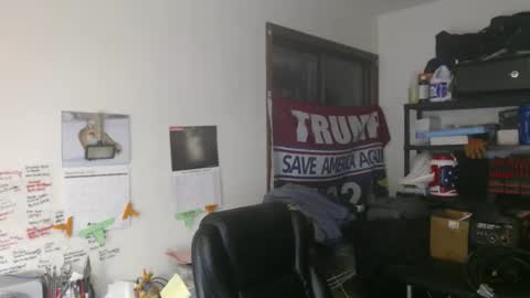 Snapshot of usgoober chatting on 11-25-25, 11:43 Eric online show from 11-25-25, 11:43