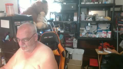 Eric online show from 06-18-26, 01:28