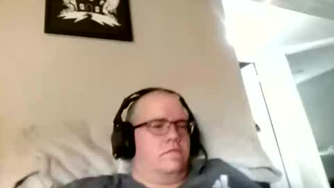 Snapshot of usstarr1 chatting on 10-31-25, 03:35 usstarr1 online show from 10-31-25, 03:35