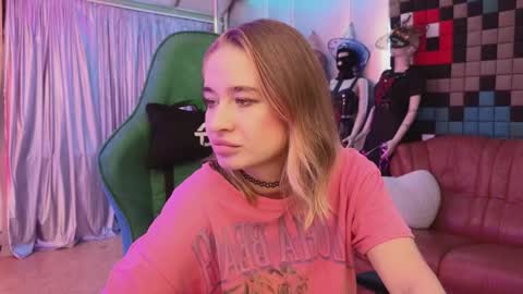 Leila online show from 12-08-24, 09:19