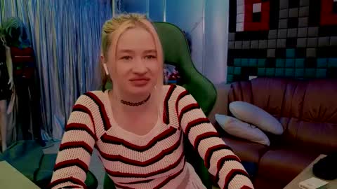 Snapshot of uvrays999 chatting on 01-31-26, 08:29 Leila online show from 01-31-26, 08:29