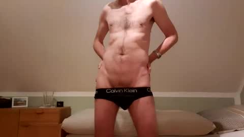 Snapshot of uwe_online chatting on 11-20-25, 07:46 UWE online show from 11-20-25, 07:46