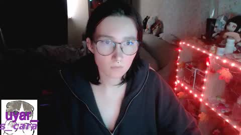 Snapshot of uyar_ chatting on 10-13-25, 12:27 Cara online show from 10-13-25, 12:27