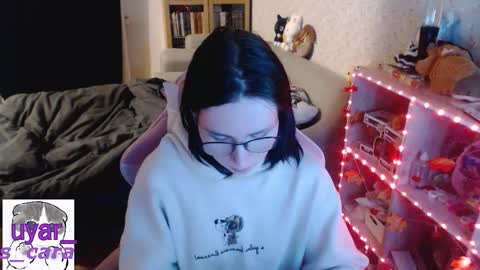 Snapshot of uyar_ chatting on 11-06-25, 04:41 Cara online show from 11-06-25, 04:41