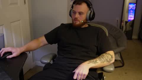 Snapshot of v_for_veng chatting on 09-27-25, 04:06 v_for_veng online show from 09-27-25, 04:06