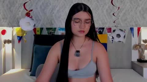 Snapshot of vaalentina_lux chatting on 06-23-26, 02:26 Vaalentina Lux online show from 06-23-26, 02:26