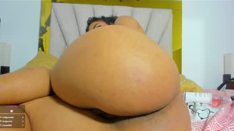 Snapshot of vahiolet_fuentes chatting on 01-29-25, 06:12 vahioleth online show from 01-29-25, 06:12