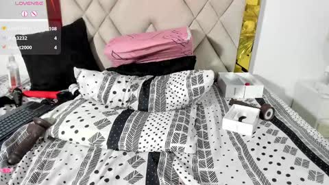 Snapshot of vahiolet_fuentes chatting on 02-20-25, 10:37 vahioleth online show from 02-20-25, 10:37