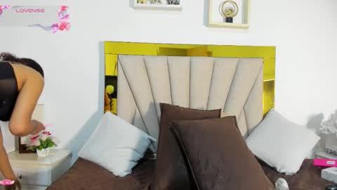 Snapshot of vahiolet_fuentes chatting on 10-18-25, 03:09 vahioleth online show from 10-18-25, 03:09