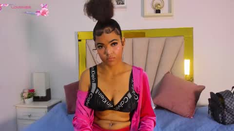 Snapshot of vahiolet_fuentes chatting on 10-25-25, 03:03 vahioleth online show from 10-25-25, 03:03