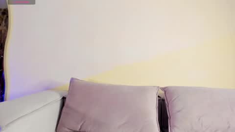 Snapshot of vahl_ chatting on 09-18-25, 02:35 Vahl new and only account online show from 09-18-25, 02:35