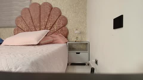 Vaiolet colls online show from 02-01-26, 12:26