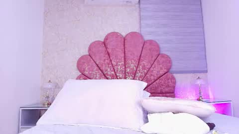 Vaiolet colls online show from 02-18-26, 12:01