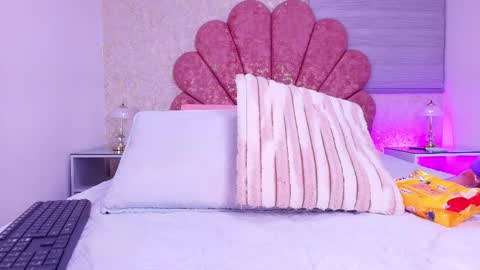 Vaiolet colls online show from 02-26-26, 12:04