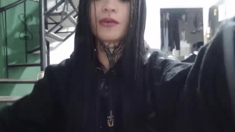 Snapshot of vaiolet_miss chatting on 10-14-25, 05:30 vaiolet online show from 10-14-25, 05:30