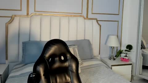 Snapshot of vaiolethsan chatting on 06-16-26, 12:41 Vaioleth online show from 06-16-26, 12:41