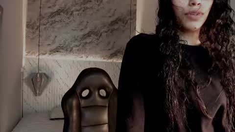 Snapshot of vaiolethsan chatting on 06-27-26, 08:03 Vaioleth online show from 06-27-26, 08:03