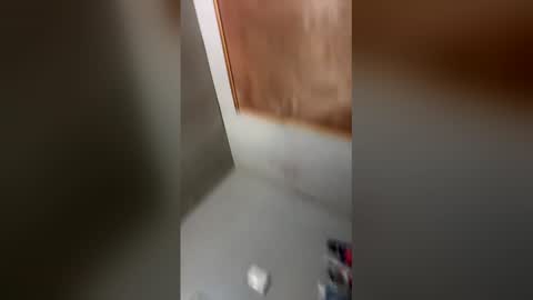 Snapshot of val3725 chatting on 04-05-26, 08:39 bigcat online show from 04-05-26, 08:39