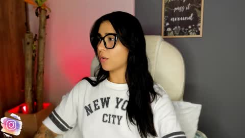 Snapshot of val_varago chatting on 11-02-25, 12:57 val_varago online show from 11-02-25, 12:57