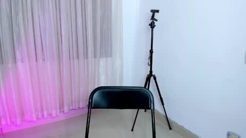 HI IM NEW online show from 04-11-26, 06:12