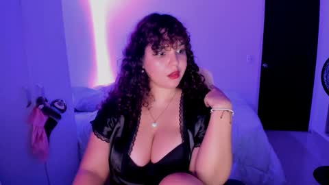 Snapshot of valen_smile_ chatting on 12-18-24, 05:26 valen_smile_ online show from 12-18-24, 05:26