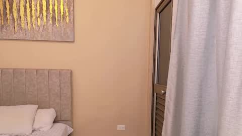 Snapshot of valen_sweet01 chatting on 05-11-26, 12:11 valentina online show from 05-11-26, 12:11