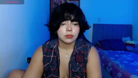 Snapshot of valenbeauty chatting on 05-07-26, 02:17 valenbeauty online show from 05-07-26, 02:17