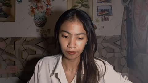 Snapshot of valenciasumney chatting on 06-06-26, 05:39 Camille online show from 06-06-26, 05:39