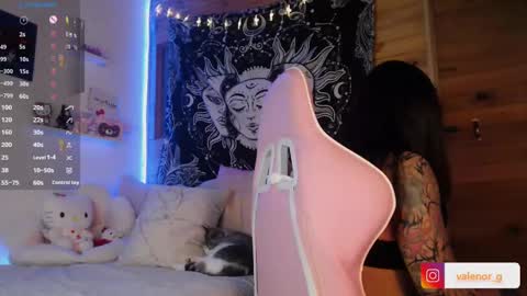 Snapshot of valenor_ chatting on 02-15-25, 06:55 valentina online show from 02-15-25, 06:55