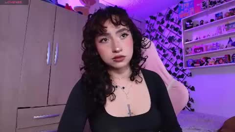 Snapshot of valenor_ chatting on 07-17-26, 03:02 valentina online show from 07-17-26, 03:02