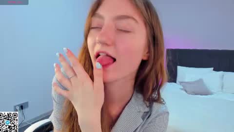 Snapshot of valenora1 chatting on 06-19-26, 11:14 Nora online show from 06-19-26, 11:14