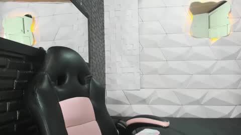 Snapshot of valentina_coba11 chatting on 01-08-25, 08:39 Valentina online show from 01-08-25, 08:39