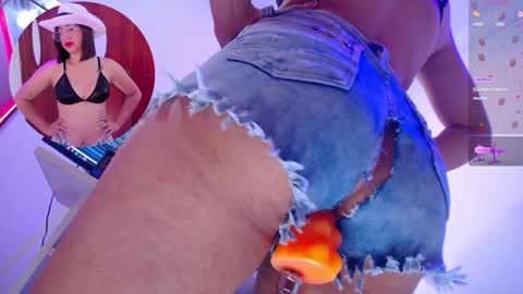 Snapshot of valentina_greco chatting on 01-06-25, 01:19 Valentina online show from 01-06-25, 01:19