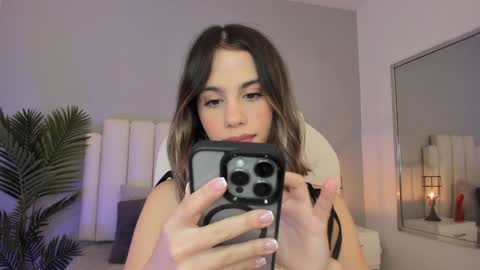 Snapshot of valentina_m17 chatting on 01-15-25, 04:36 VALENTINA online show from 01-15-25, 04:36