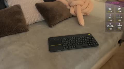 Snapshot of valentina_m17 chatting on 03-05-25, 10:32 VALENTINA online show from 03-05-25, 10:32