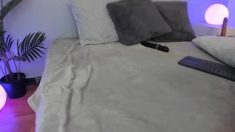 Snapshot of valentina_m17 chatting on 03-12-25, 02:52 VALENTINA online show from 03-12-25, 02:52