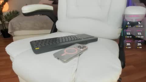 Snapshot of valentina_m17 chatting on 10-22-25, 10:53 VALENTINA online show from 10-22-25, 10:53