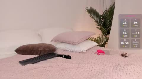 Snapshot of valentina_m17 chatting on 11-30-25, 12:25 VALENTINA online show from 11-30-25, 12:25