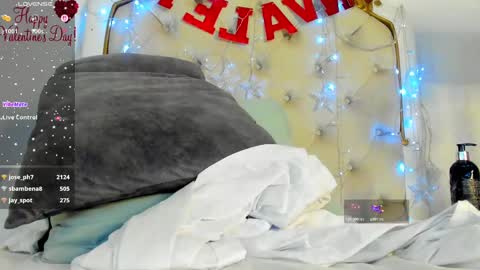 Snapshot of valentina_ross_ chatting on 02-15-25, 12:11 Valentina online show from 02-15-25, 12:11