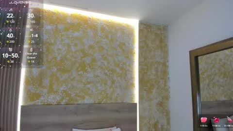 Snapshot of valentina_ross_ chatting on 09-15-25, 12:16 Valentina online show from 09-15-25, 12:16