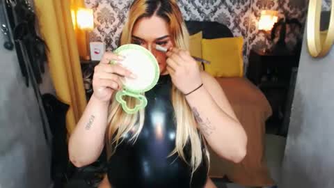 valentinadom95 online show from 03-05-25, 02:57