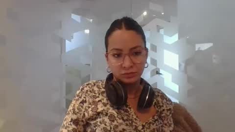 Valentina online show from 05-19-26, 04:24
