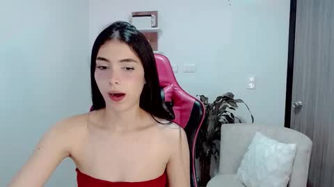 Snapshot of valentinasweet_ chatting on 11-03-25, 12:46 Valentina online show from 11-03-25, 12:46